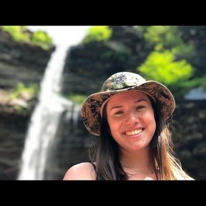 Meet your Posher, Taylor